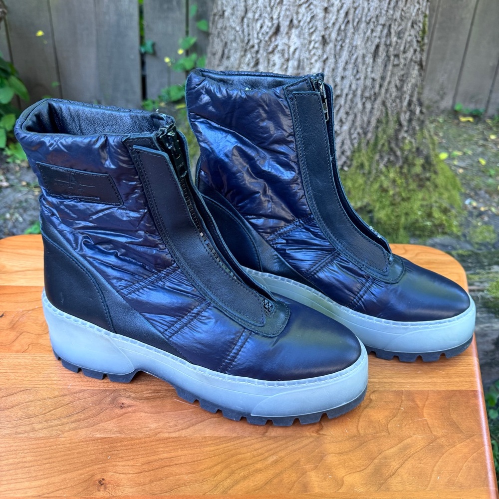 Aquatalia Amii Black Puffer Zip-Front Platform Boots 9.5